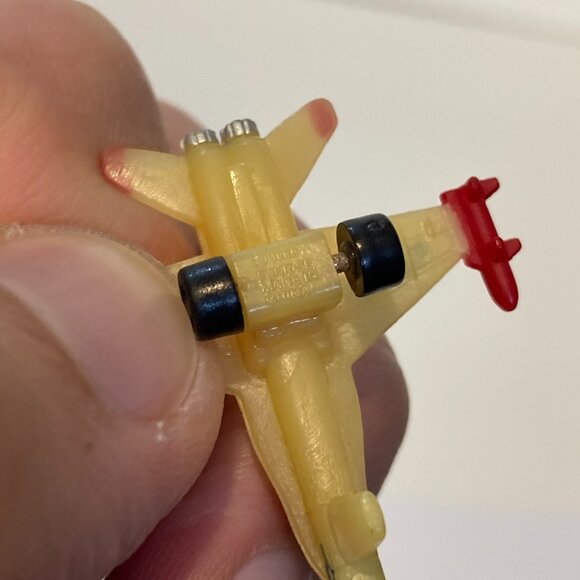 Micro Machines Military F-18 Hornet Fighter Aircraft USAF Yellow Funrise 1988 - Picture 8 of 8